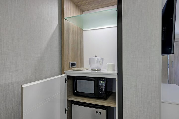 Room 21 of 40
