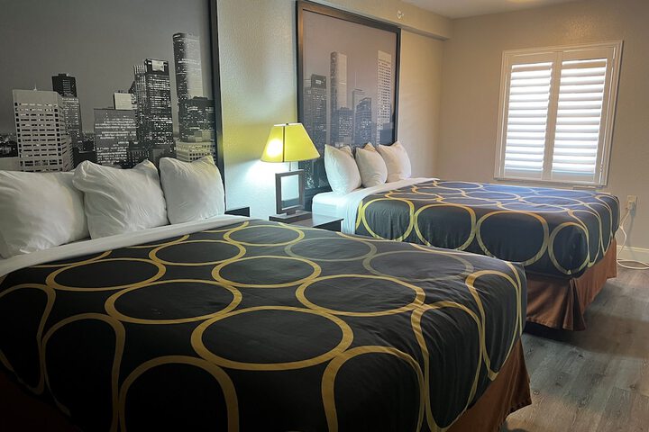 Room 17 of 43