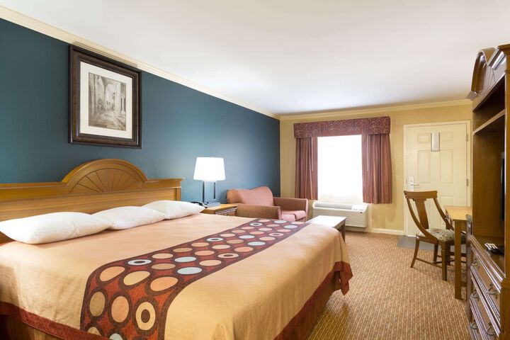 Room 15 of 21
