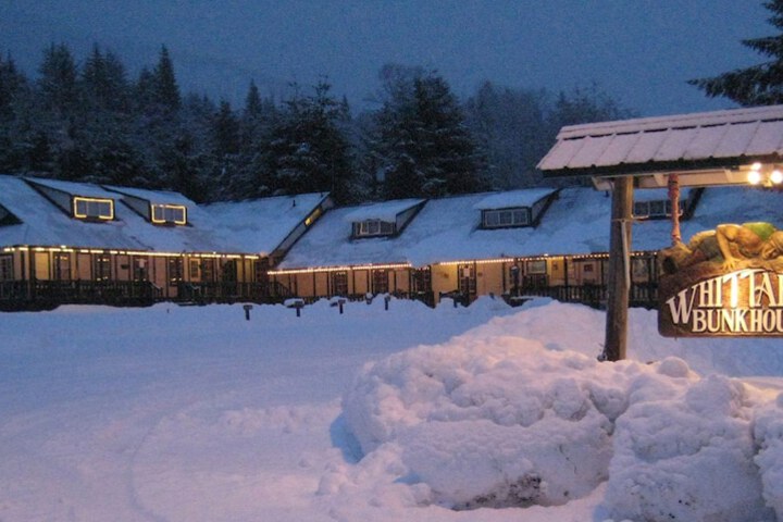 Whittakers Motel & Historic Bunkhouse