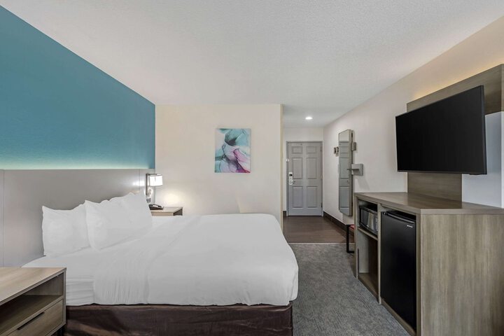 Room 17 of 37