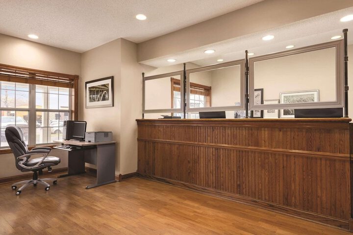 Business Center 25 of 25