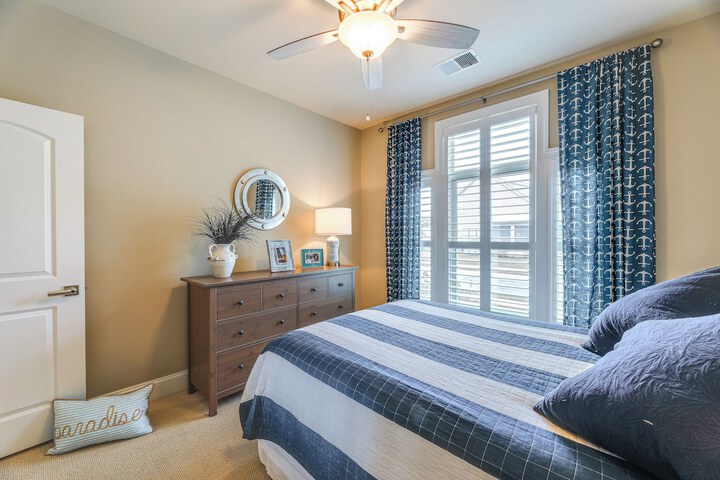 Furnished Outdoor Space: Family Home in Ocean View