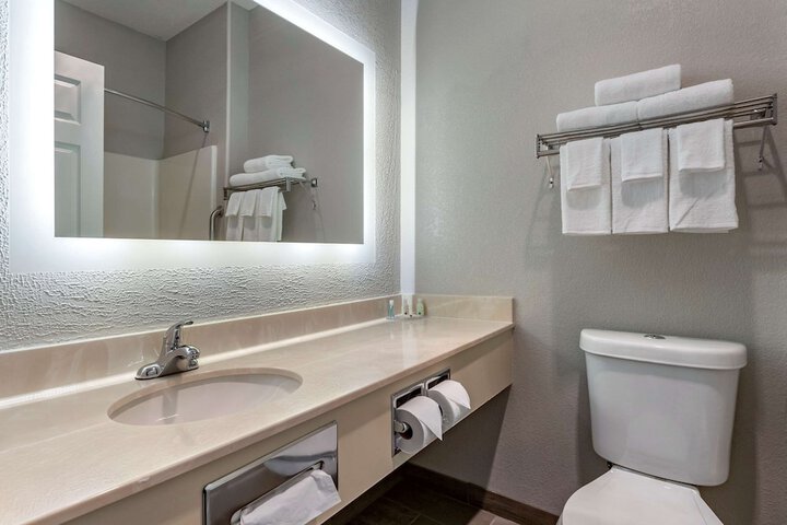 Room 21 of 46