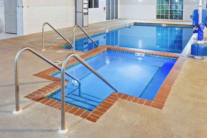 Pool 18 of 66