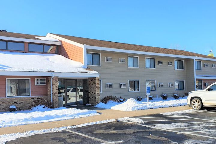 AmeriVu Inn & Suites - Avon