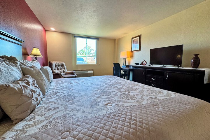 Room 8 of 14