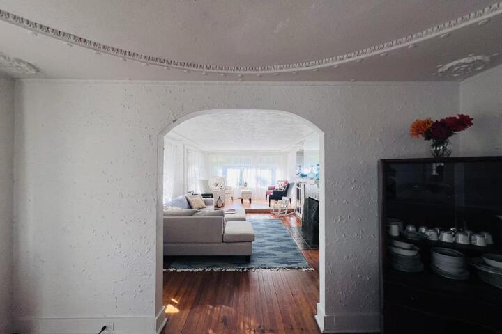 Charming 3 Bedroom Cottage Apartment in a Tudor-Style Home