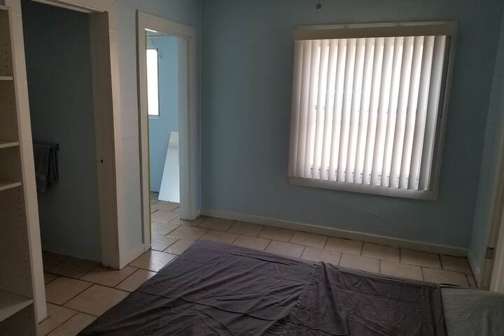 Room 11 of 12