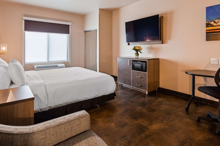 Room 11 of 26