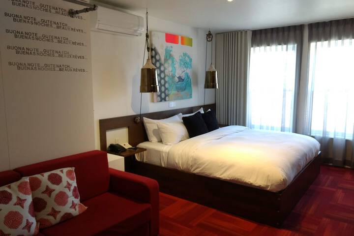 Room 19 of 79