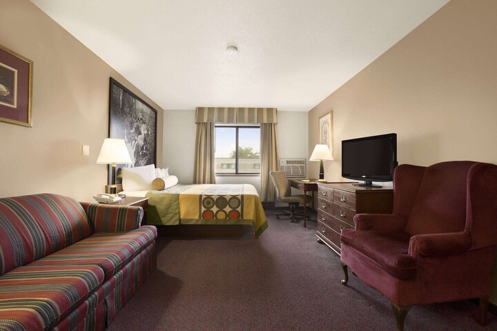 Room 43 of 49