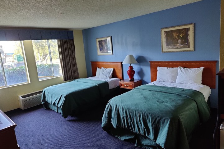 Room 18 of 33