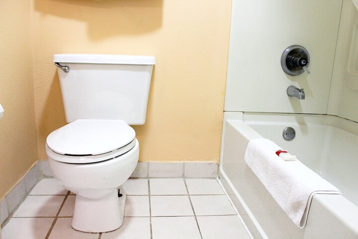 Room 8 of 28