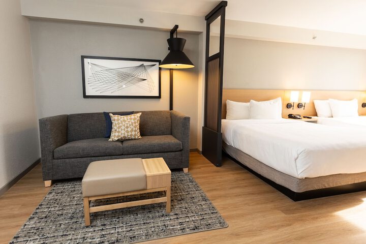 Room 9 of 31
