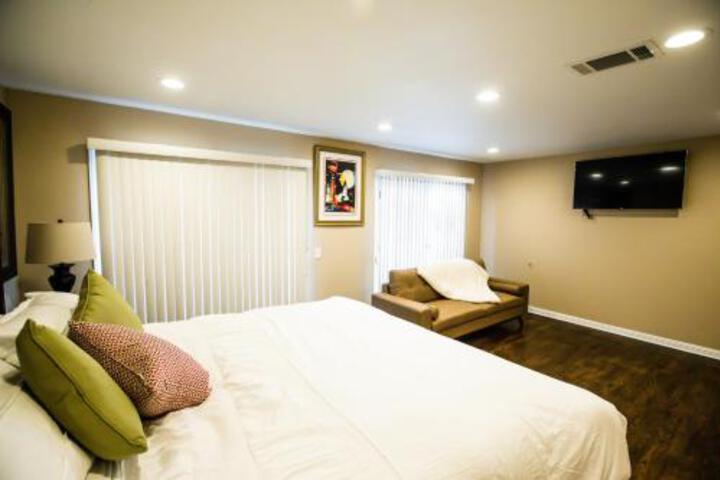 Apple Villa DB
