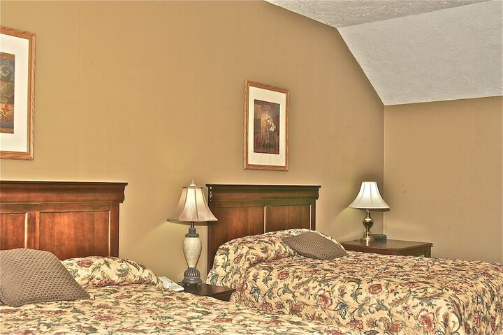 Room 34 of 105