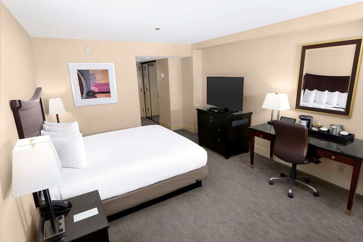 Room 26 of 176