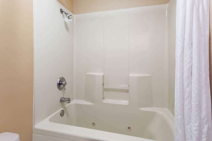 Room 6 of 26