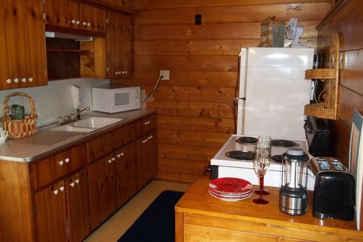THE RIVERS EDGE EXECUTIVE SUITES