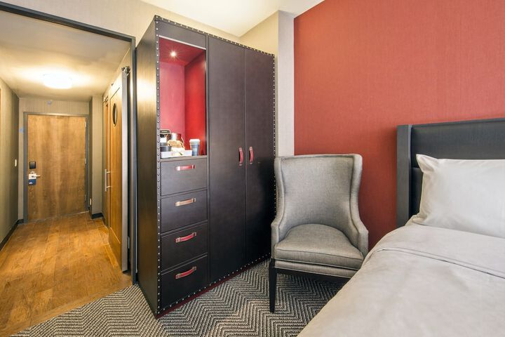 Room 3 of 18
