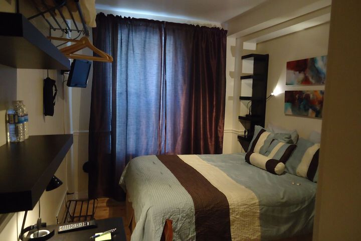 Room 28 of 40