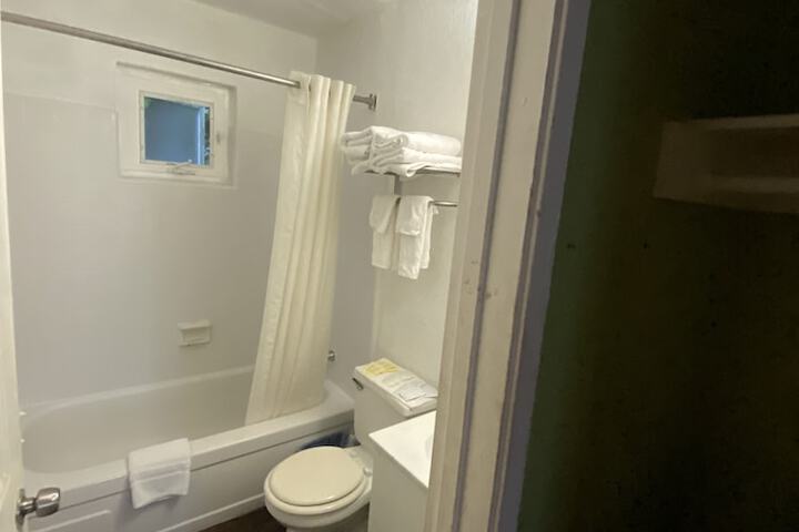Room 50 of 78