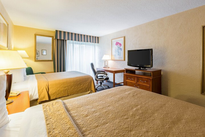 Room 32 of 54