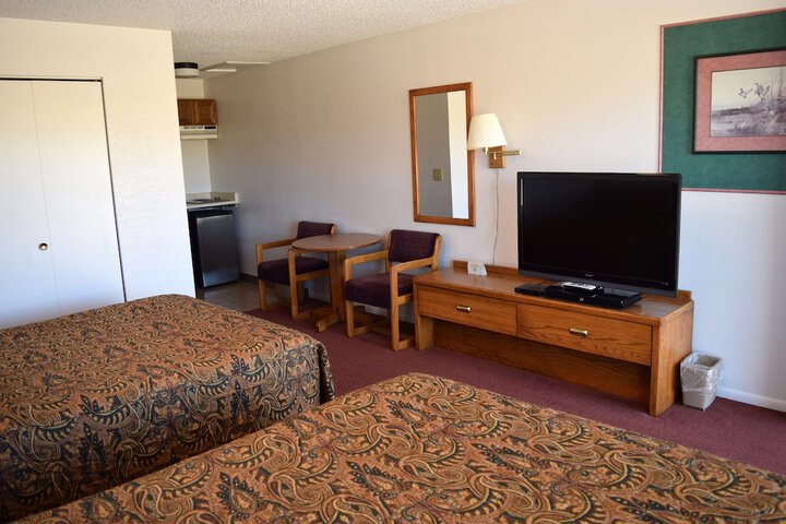 Room 15 of 37