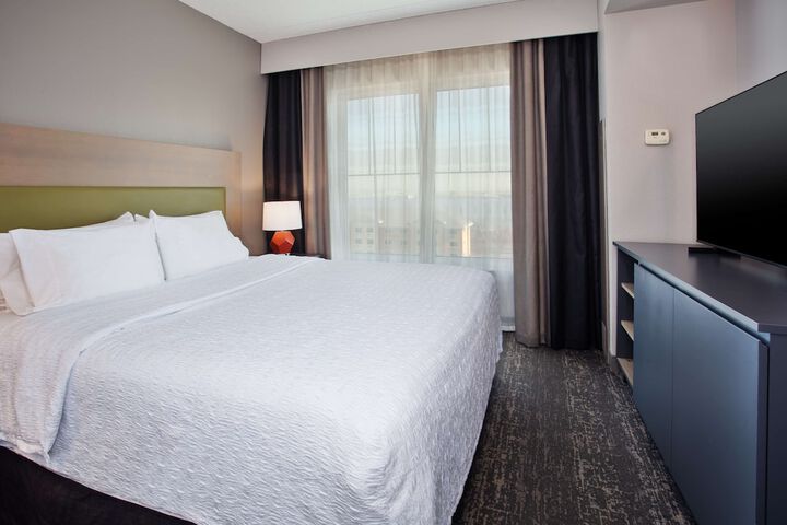 Hampton Inn & Suites Newark Airport Elizabeth