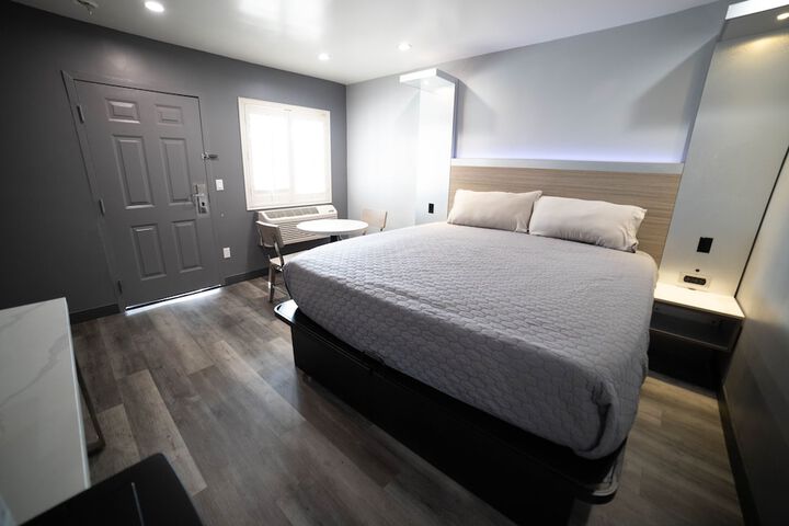 Room 14 of 22