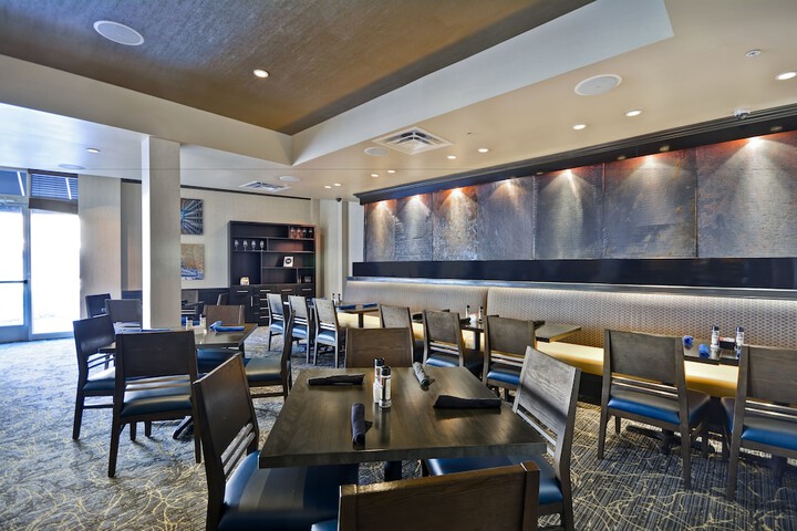 Holiday Inn Detroit Metro Airport by IHG