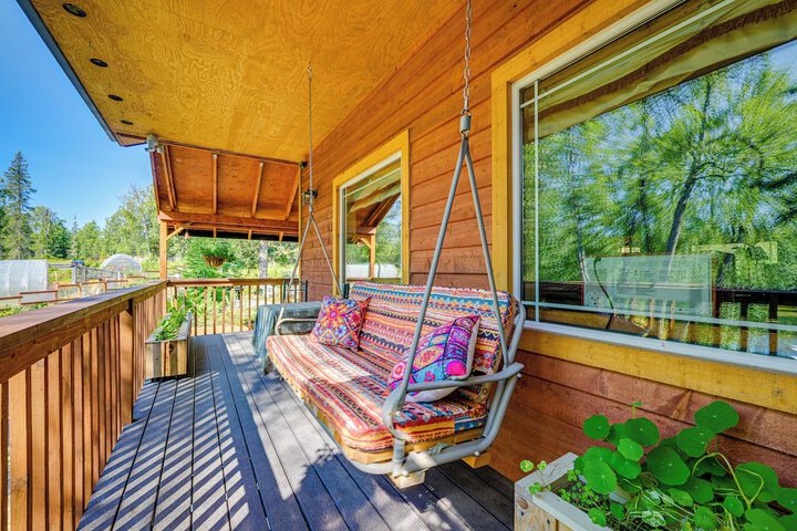 Cozy Kenai Abode w / Private Deck: 5 Mi to Ocean!