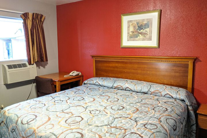 Room 24 of 28
