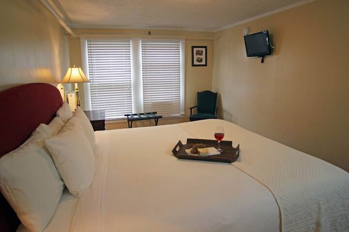 The Kennebunk Inn