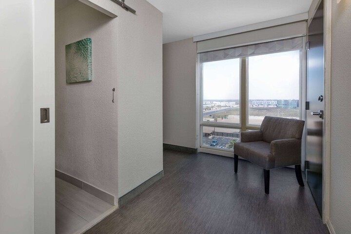 Room 35 of 60