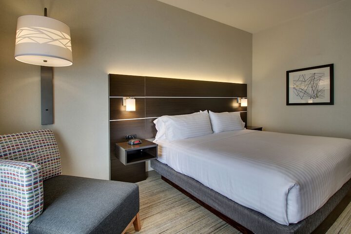 Holiday Inn Express & Suites Morris by IHG