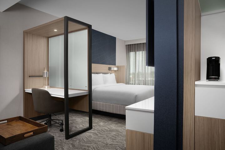 Room 14 of 28