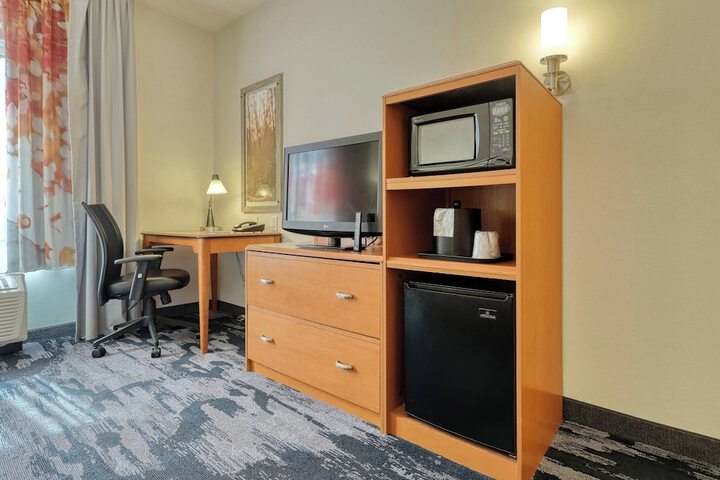 Fairfield Inn & Suites by Marriott Harrisburg West