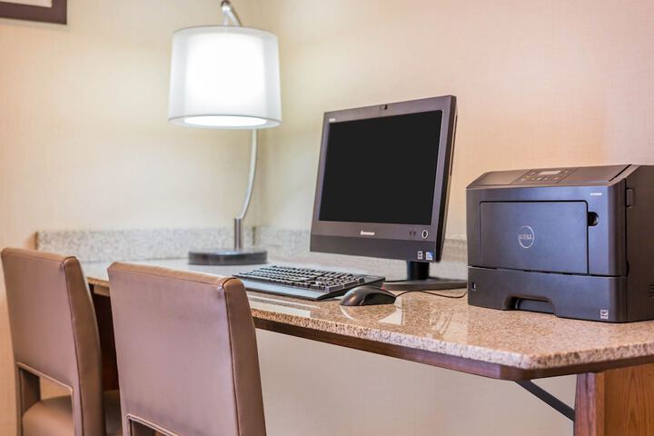 Comfort Inn & Suites South Burlington near University