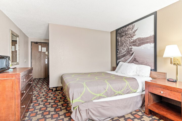Room 12 of 20
