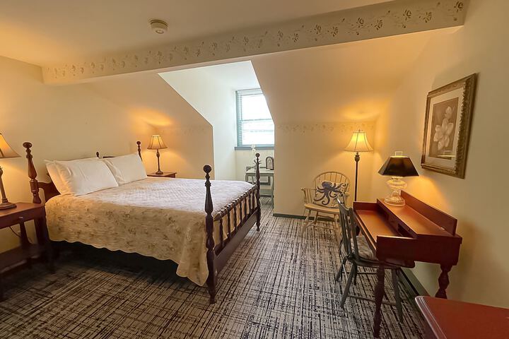 Room 22 of 35