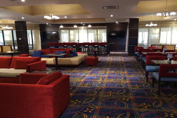 Holiday Inn Express Hotel & Suites Columbia Univ Area-Hwy 63 by IHG