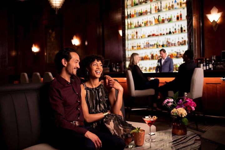 Lounge 76 of 85