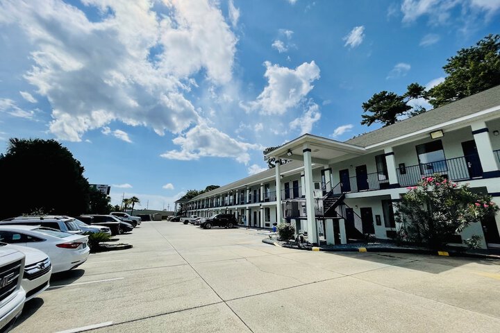 Hotel 8 of 44