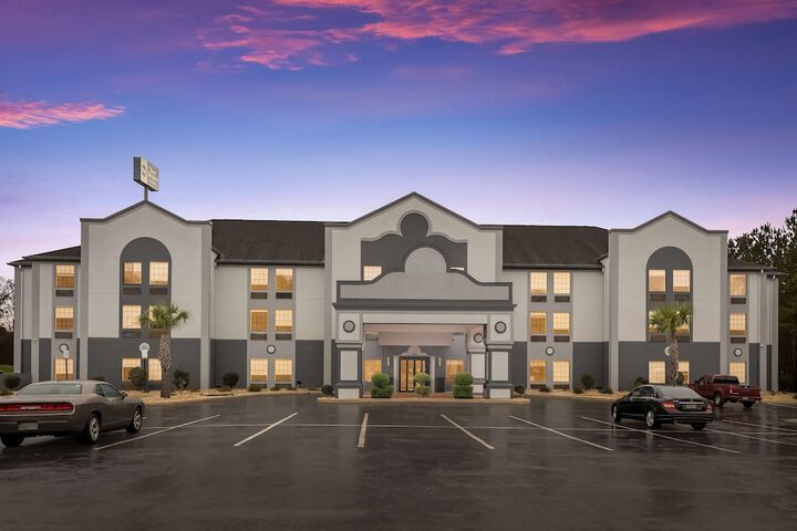 Hotel 3 of 35