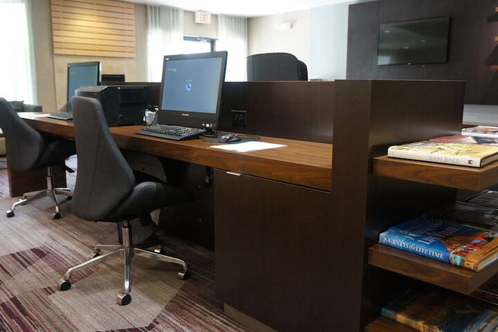 Business Center 93 of 100