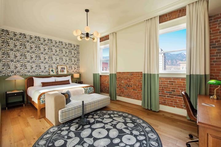 Room 45 of 83