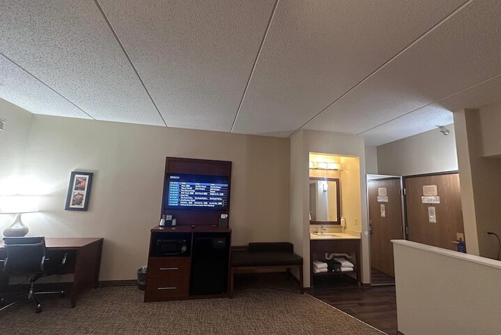 Wingate by Wyndham Pittsburgh / West Mifflin
