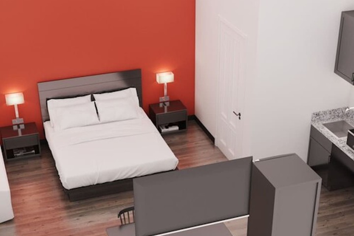 Room 25 of 38